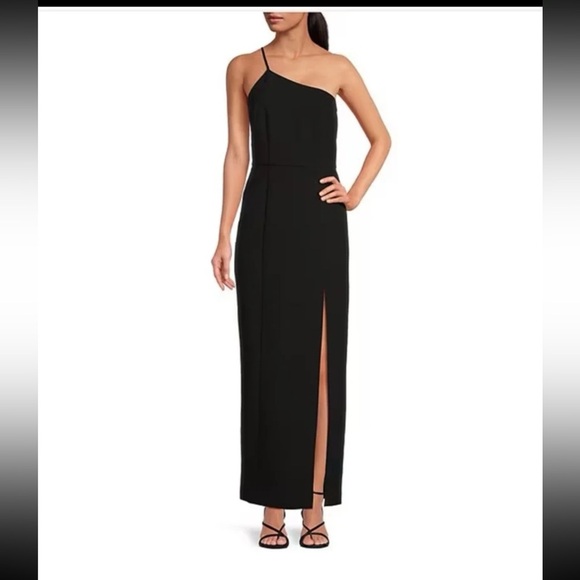 Gianni Bini Dresses & Skirts - NWT Gianni Bini Harlow Asymmetrical One Shoulder Crepe Sheath Dress 
size 8